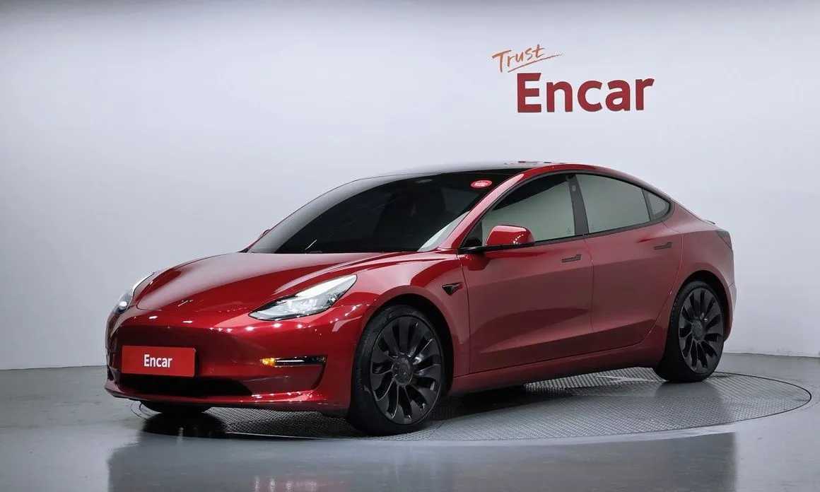 Tesla Model 3 — фото 1