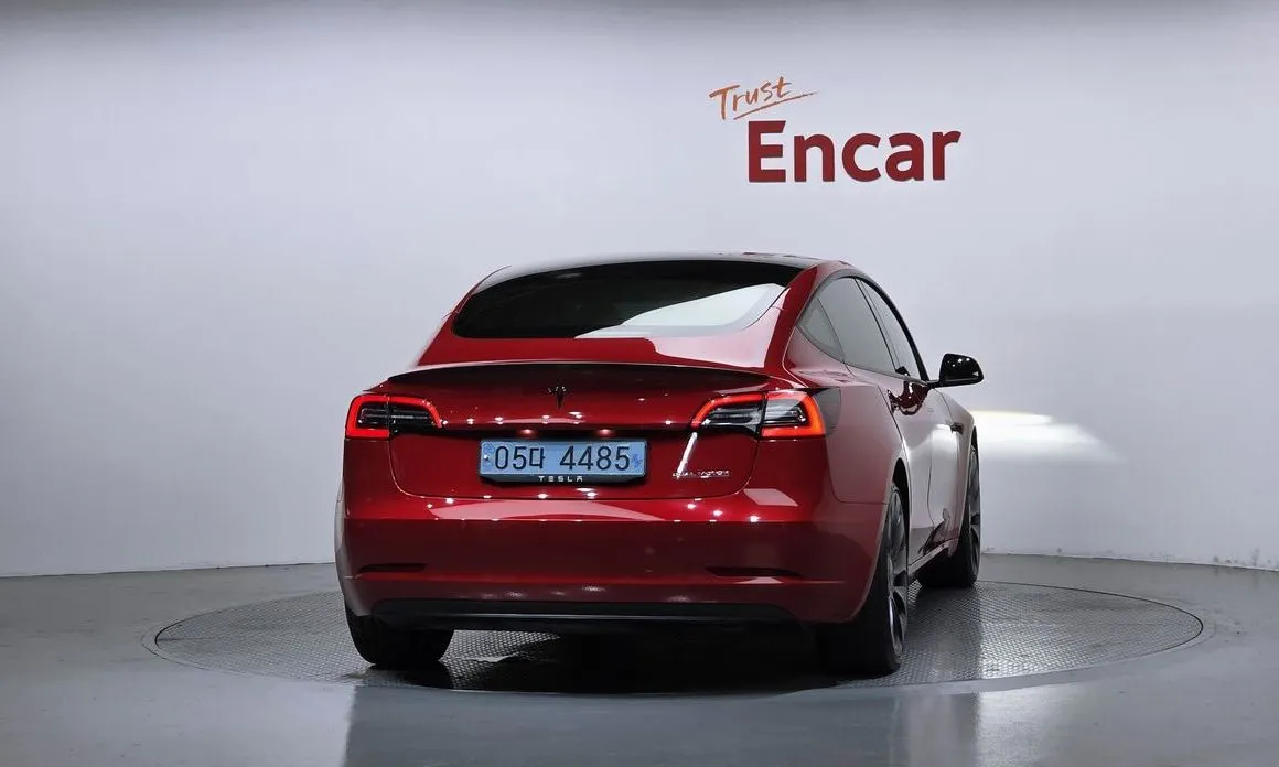 Tesla Model 3 — фото 6