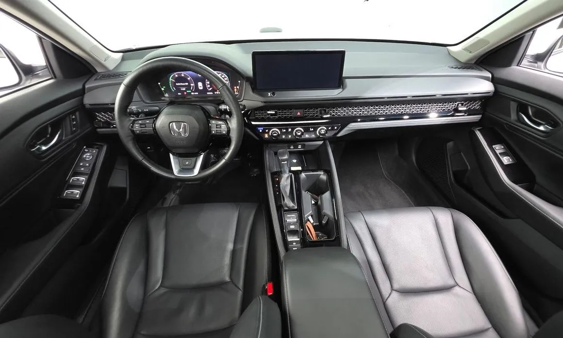 Honda Accord — фото 8