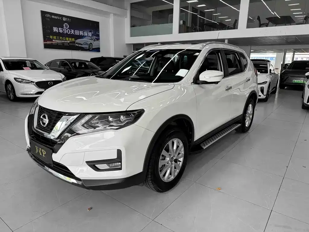 Nissan X-Trail — фото 1
