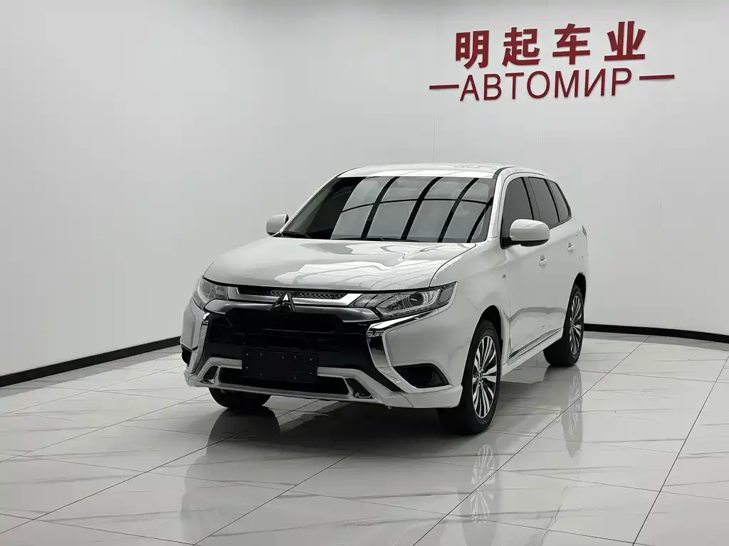 Mitsubishi Outlander — фото 3