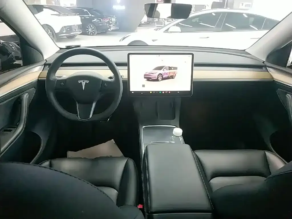 Tesla Model Y — фото 5