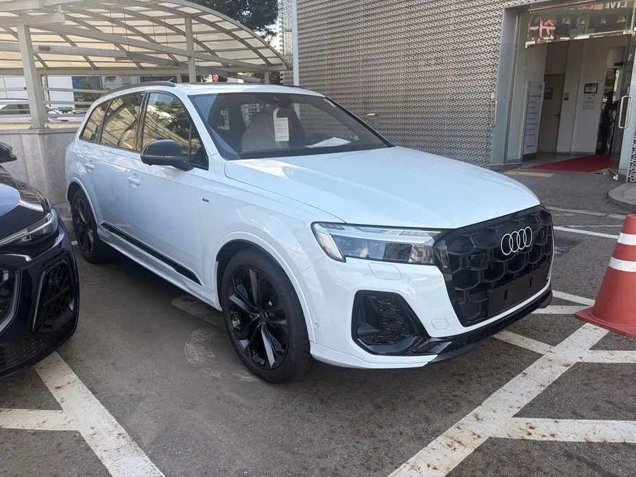 Audi Q7 — фото 10