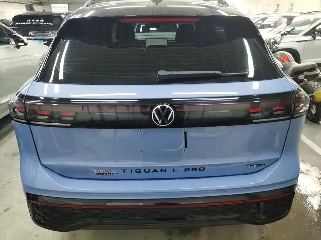 Volkswagen Tiguan L — фото 9