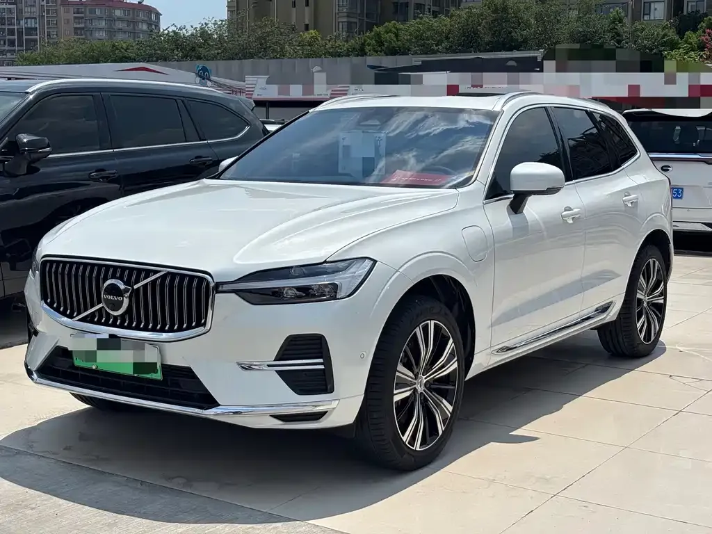 Volvo XC60 PHEV — фото 1