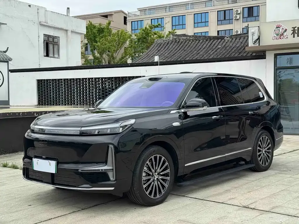 Geely Galaxy M9 — фото 1
