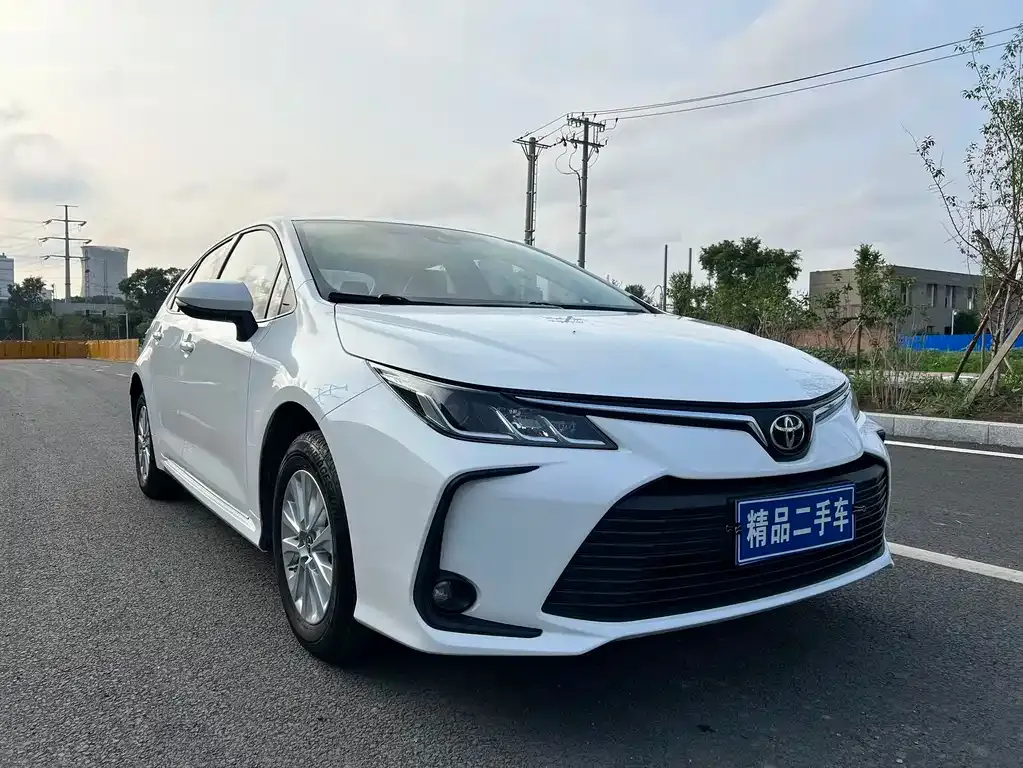 Toyota Corolla — фото 3