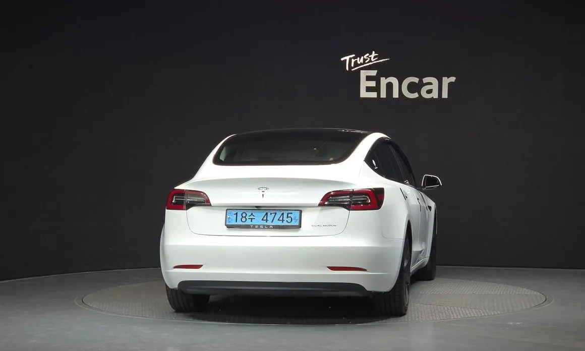 Tesla Model 3 — фото 6