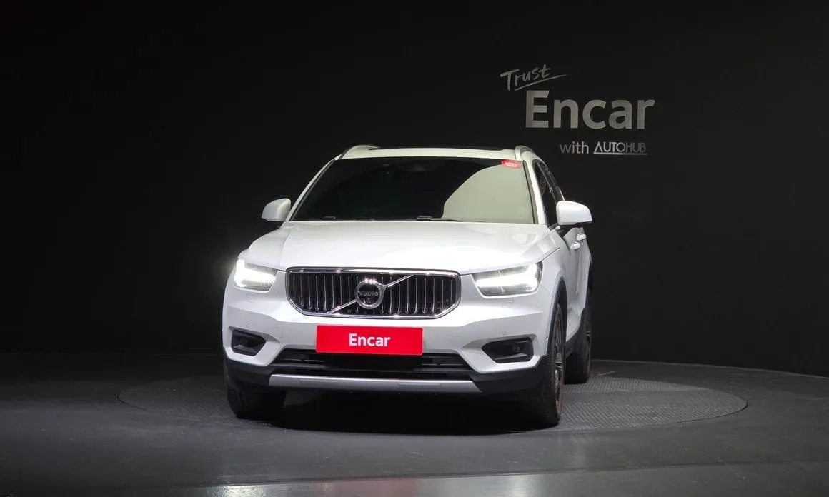 Volvo XC40 — фото 6