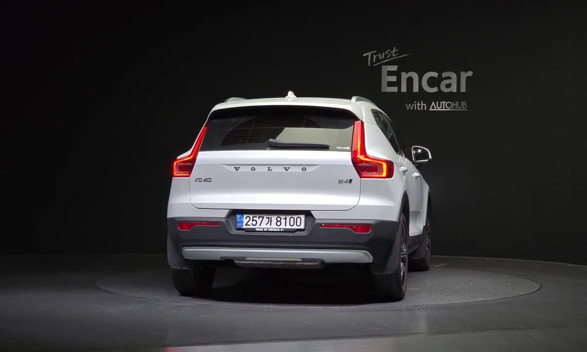 Volvo XC40 — фото 3