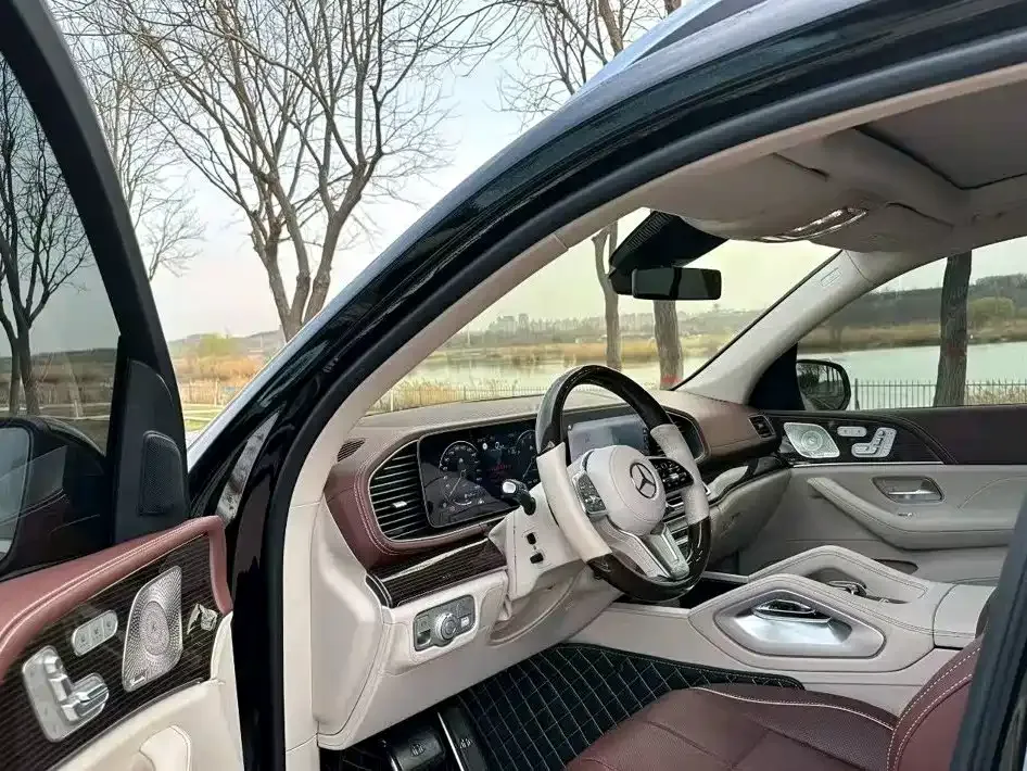 Mercedes-Benz GLS — фото 4