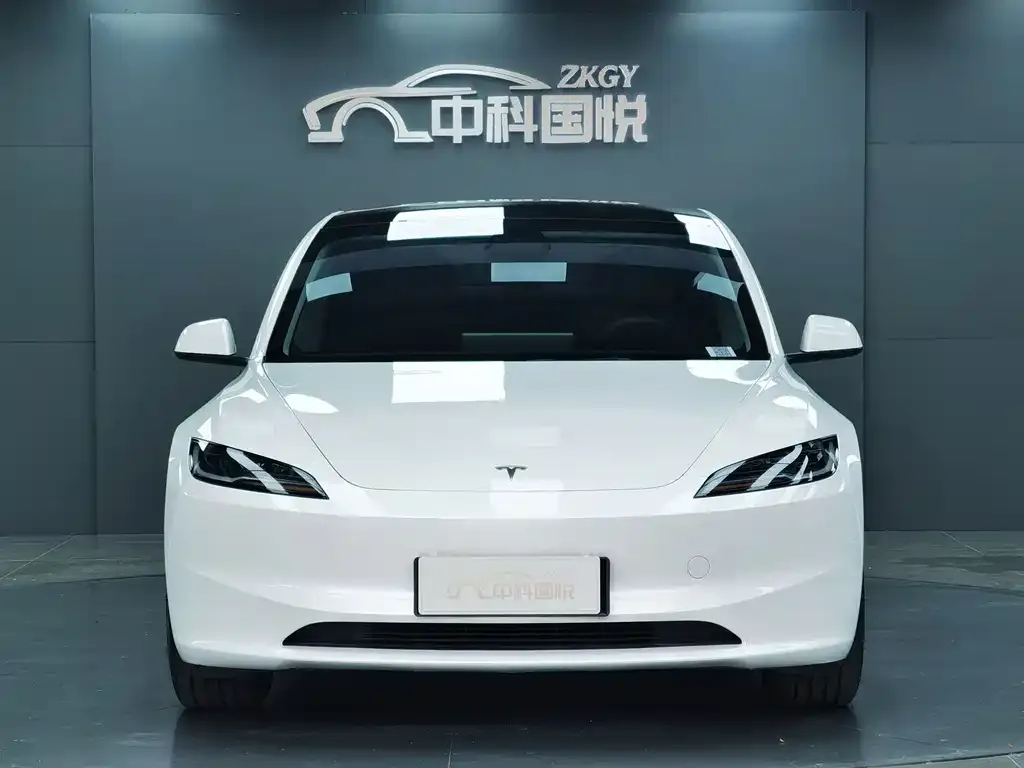 Tesla Model 3 — фото 3