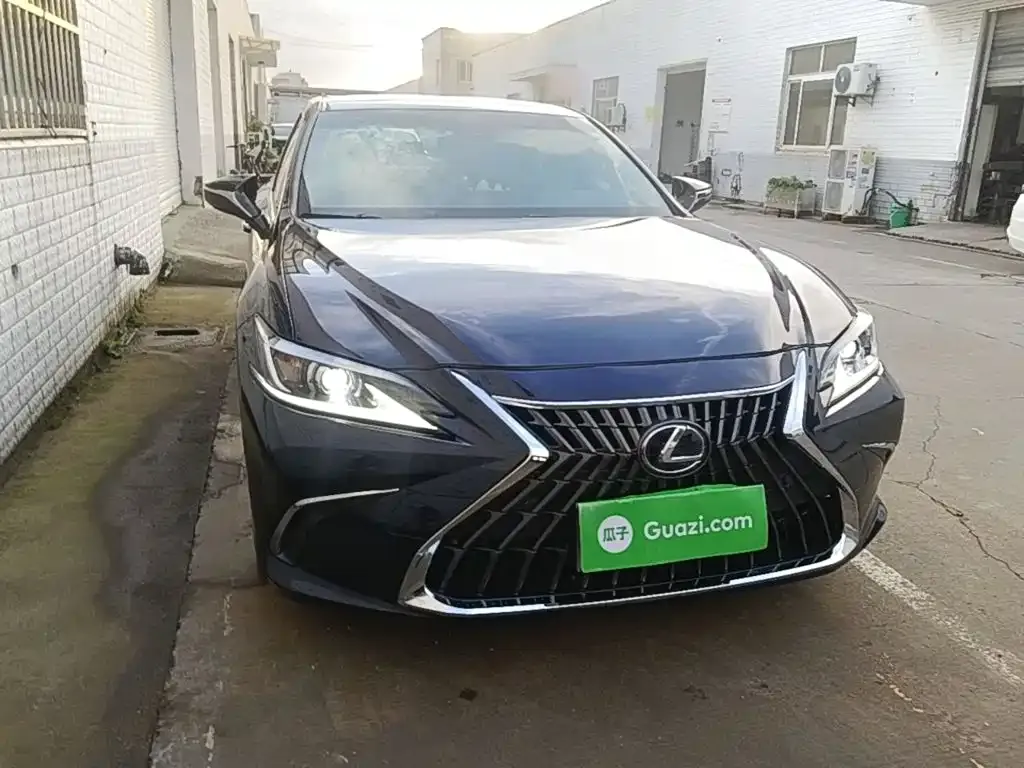 Lexus ES — фото 10