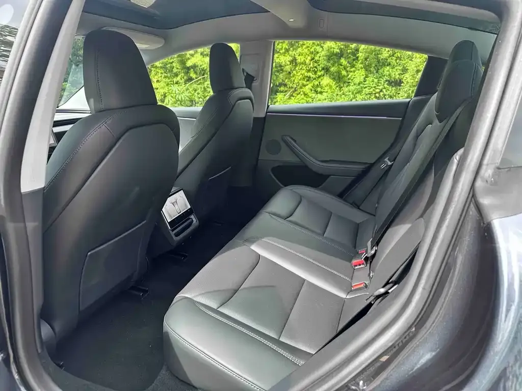 Tesla Model 3 — фото 6