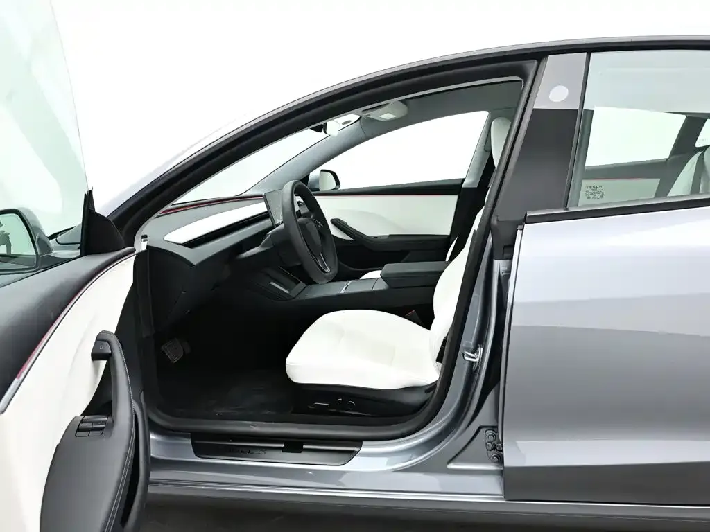 Tesla Model 3 — фото 10