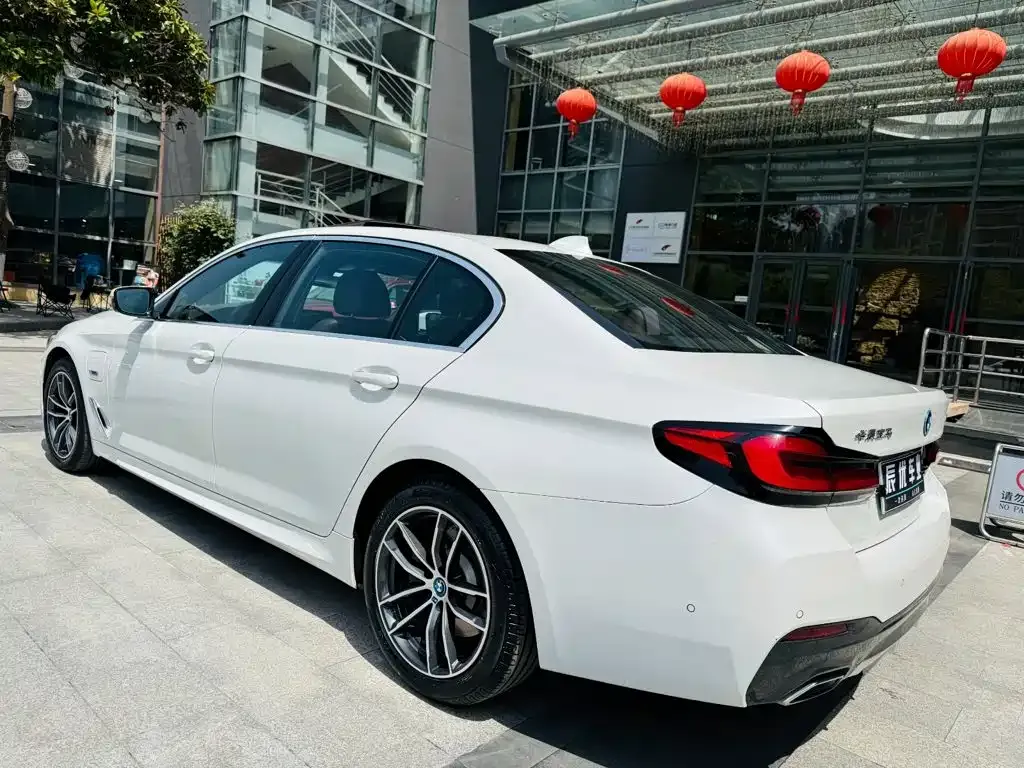BMW 5 Series New Energy — фото 5