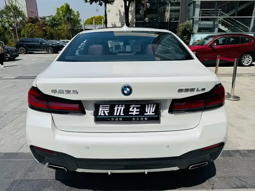 BMW 5 Series New Energy — фото 9