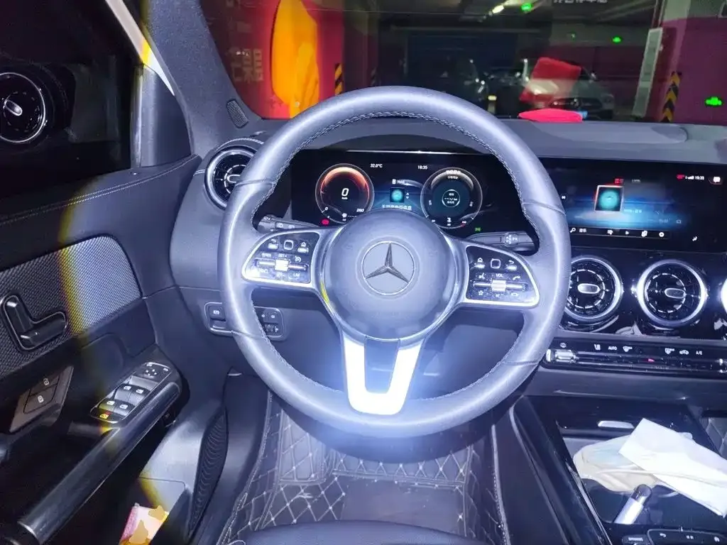 Mercedes-Benz GLA — фото 10