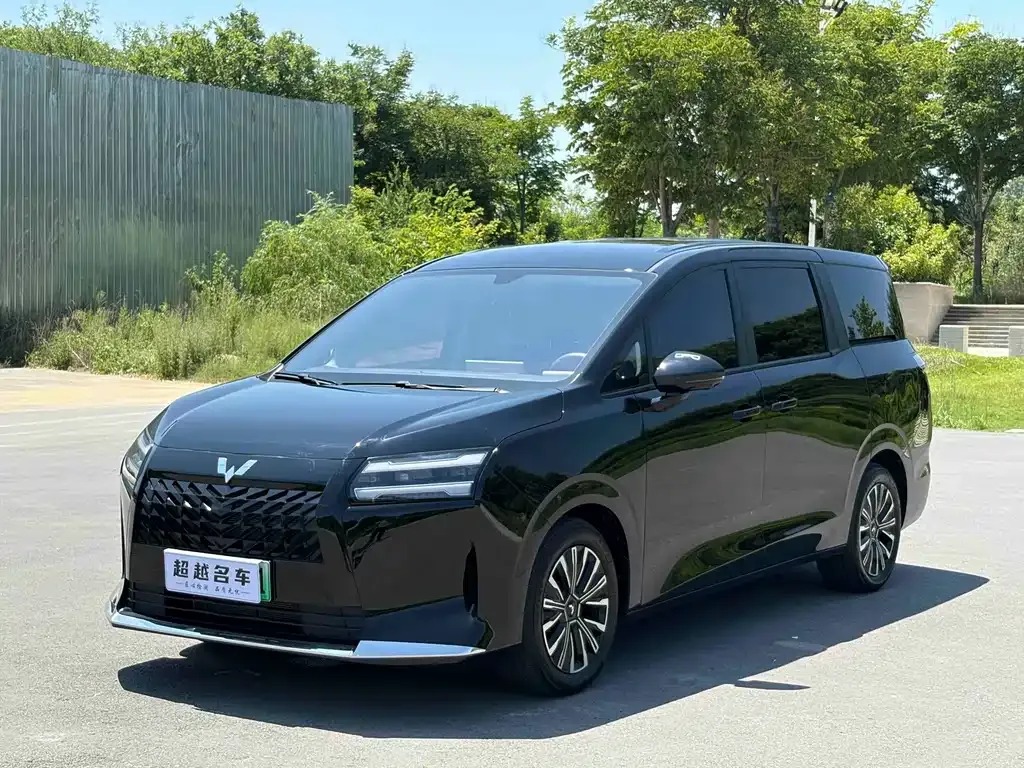 Wuling Starlight 730 New Energy — фото 1