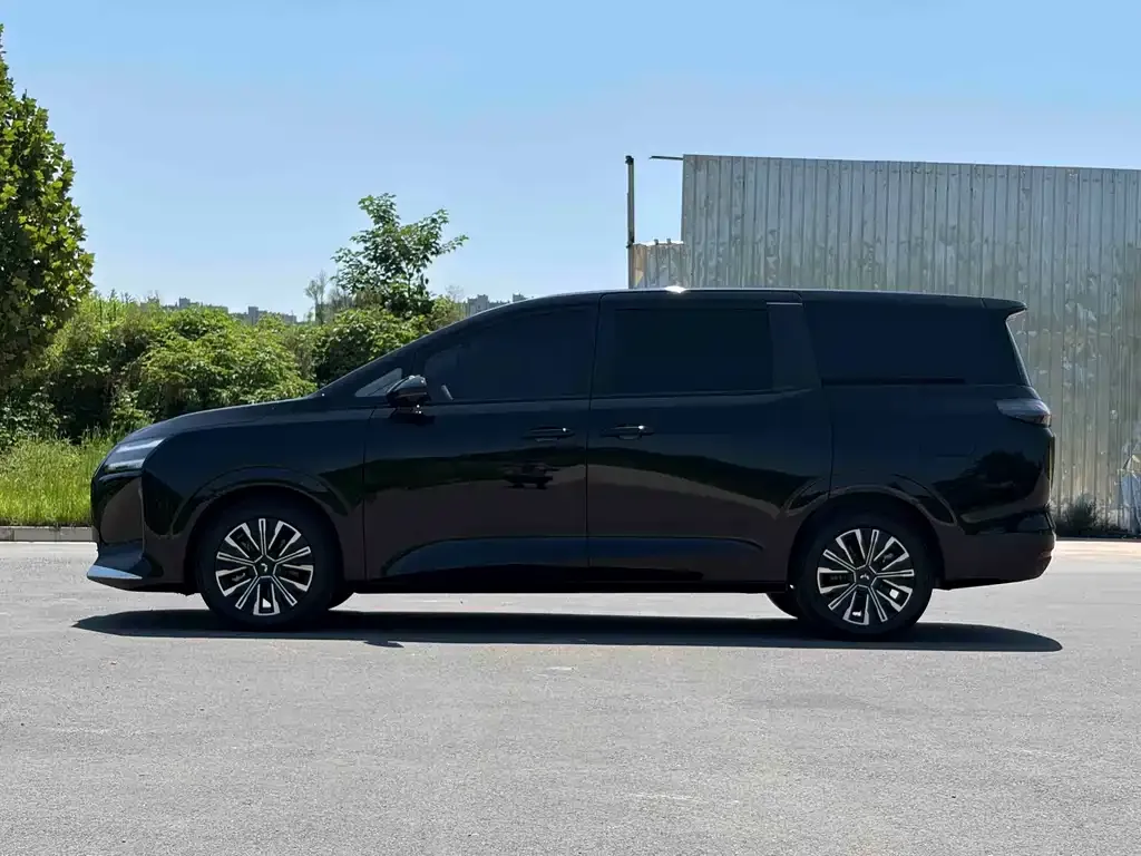 Wuling Starlight 730 New Energy — фото 8