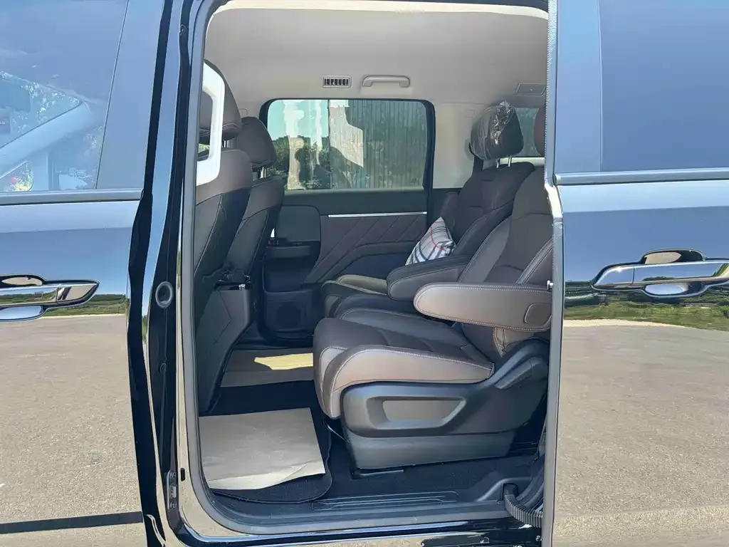Wuling Starlight 730 New Energy — фото 2