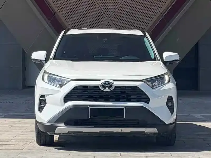 Toyota RAV4 — фото 2