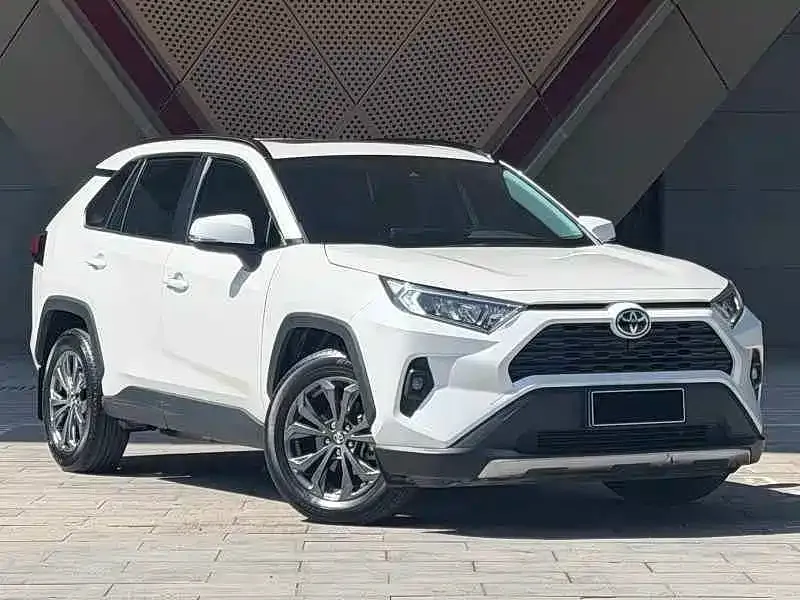 Toyota RAV4 — фото 8