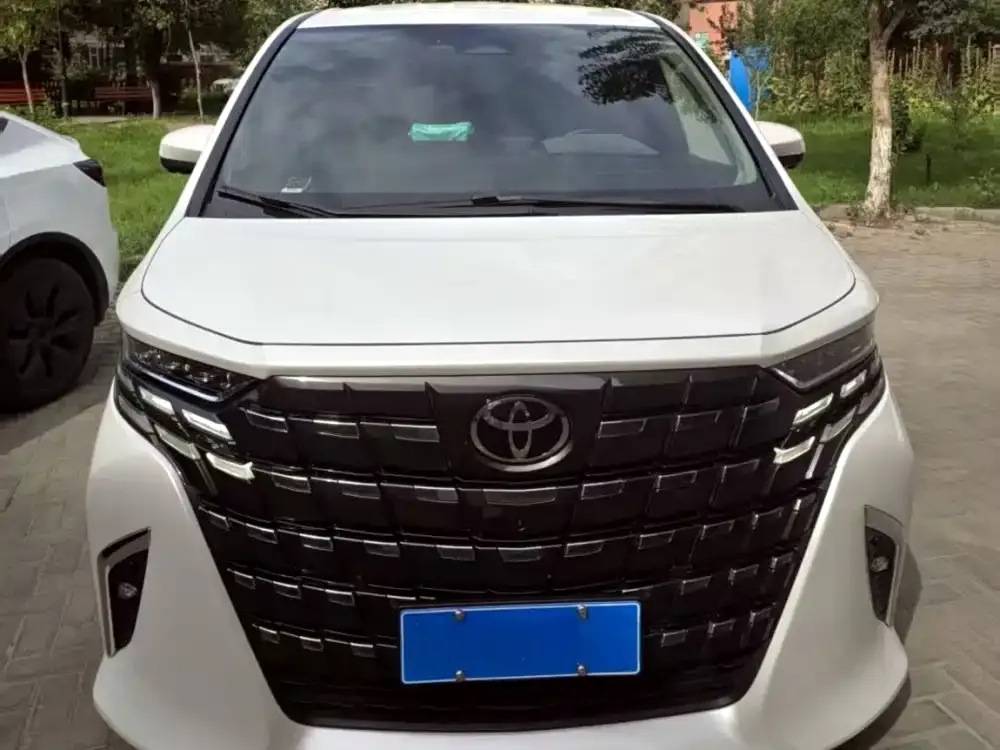 Toyota Alphard — фото 5