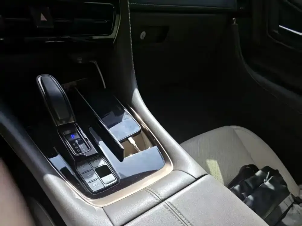 Toyota Alphard — фото 6