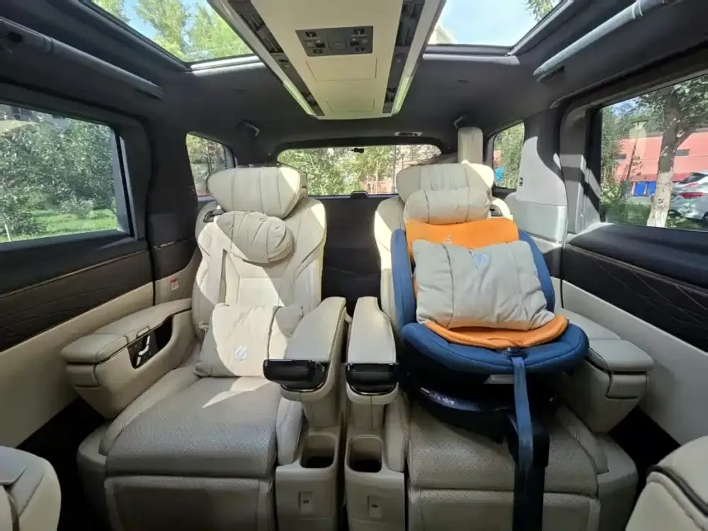 Toyota Alphard — фото 2