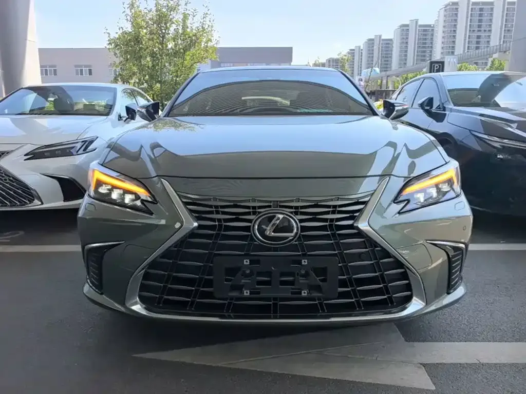 Lexus ES — фото 7