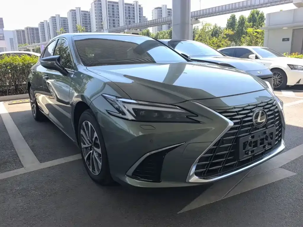 Lexus ES — фото 4