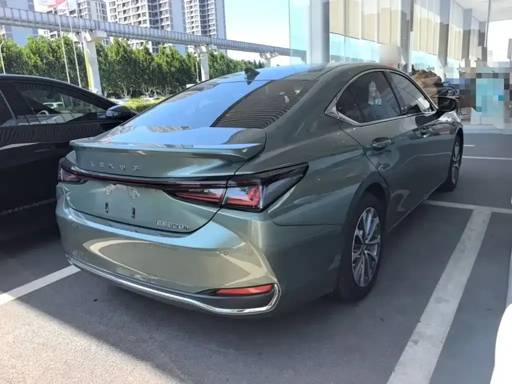 Lexus ES — фото 8