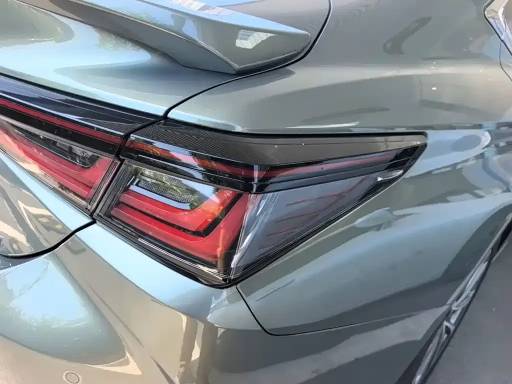 Lexus ES — фото 9