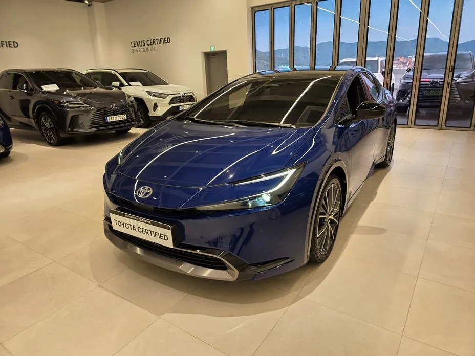 Toyota Prius — фото 1