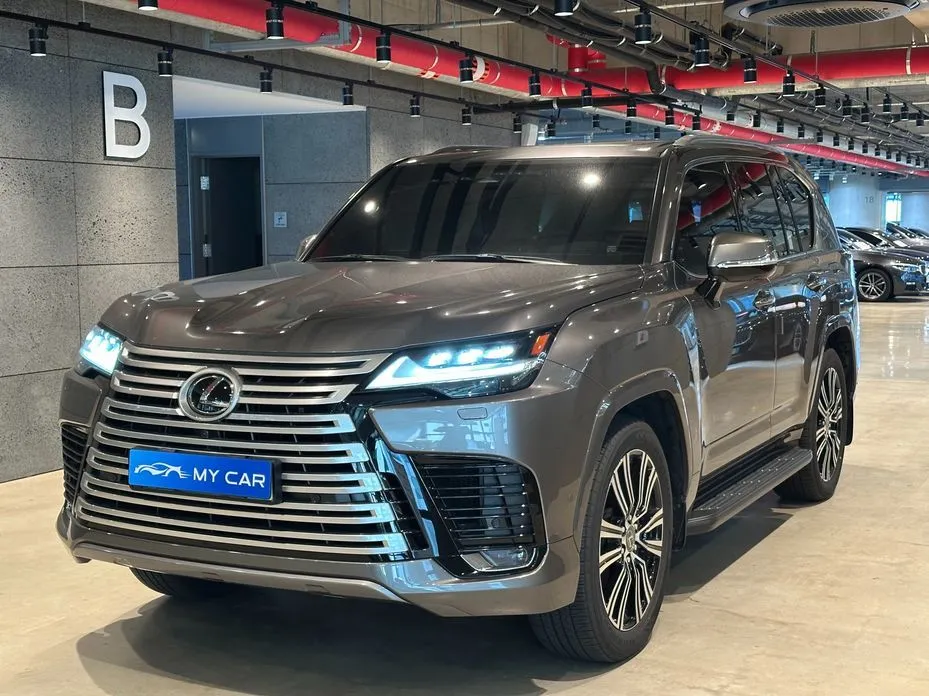 Lexus LX — фото 9