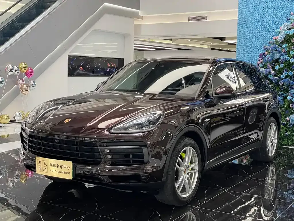 Porsche Cayenne Hybrid — фото 1
