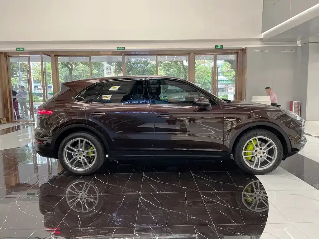 Porsche Cayenne Hybrid — фото 6