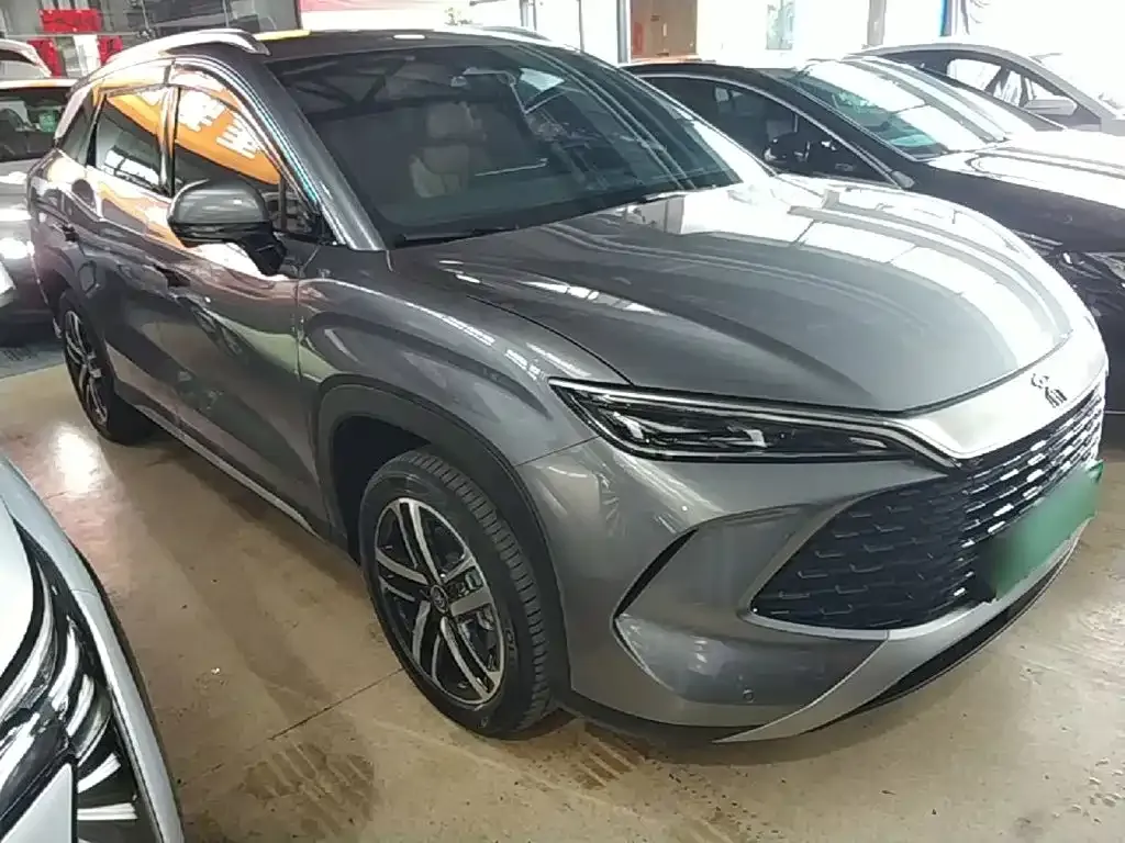 BYD L DM-i — фото 7