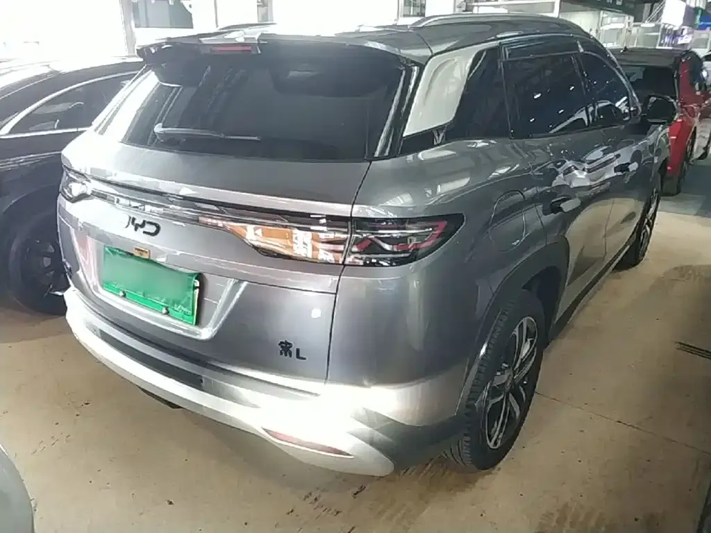 BYD L DM-i — фото 10