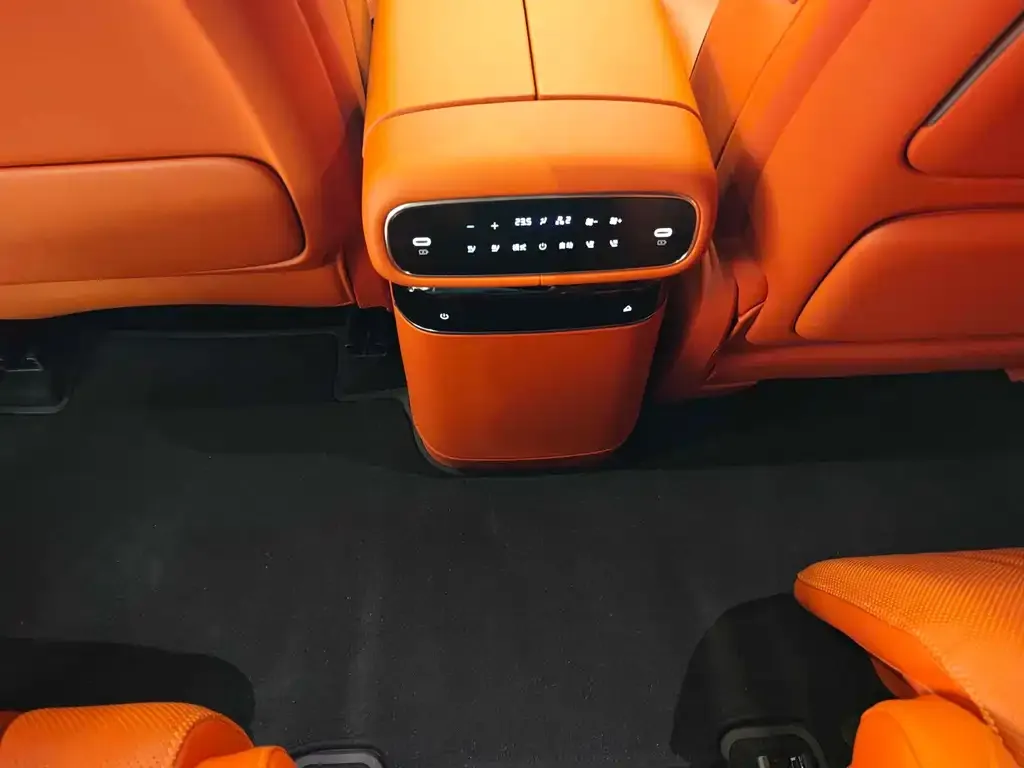 Geely Galaxy M9 — фото 2