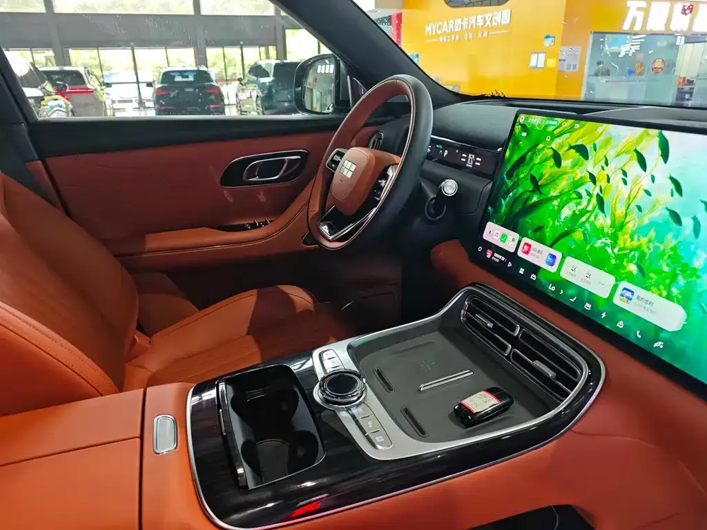 Geely Galaxy M9 — фото 10