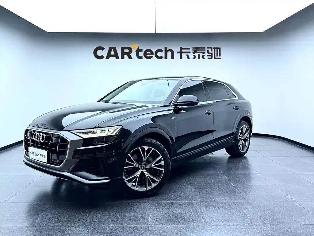 Audi Q8 — фото 1