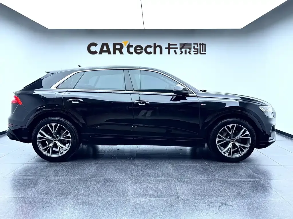 Audi Q8 — фото 6