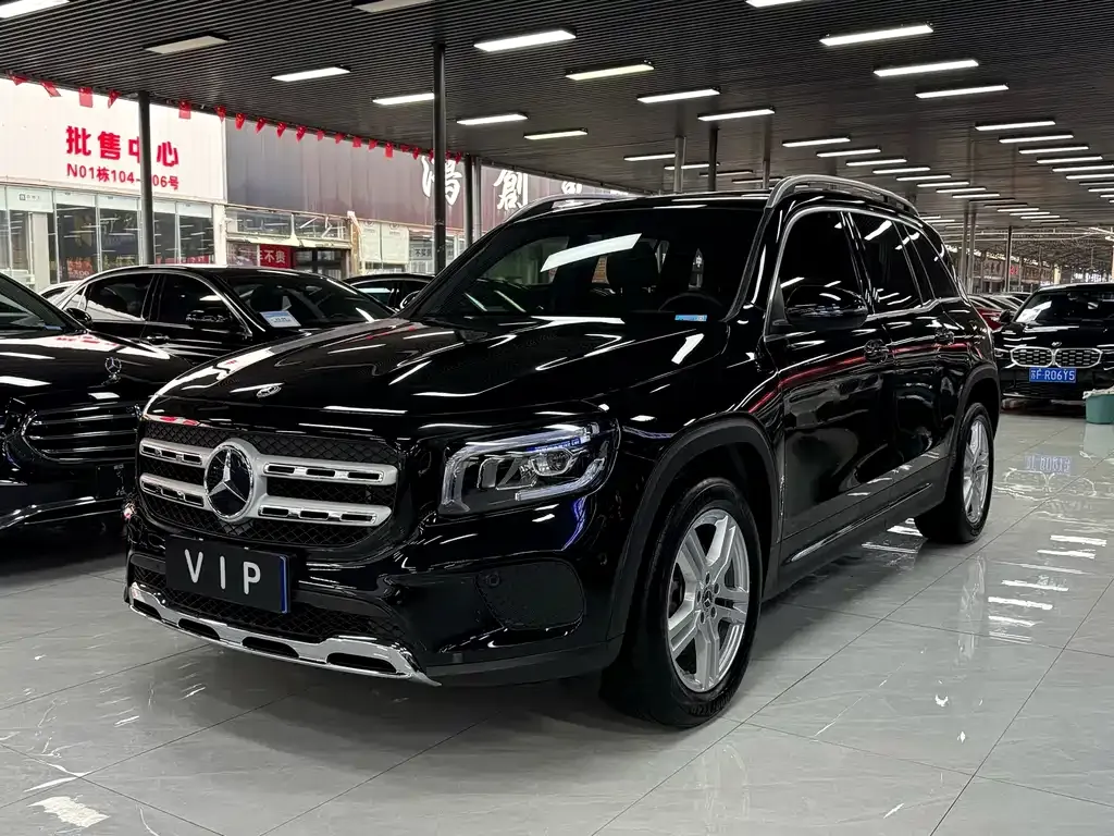 Mercedes-Benz GLB — фото 1