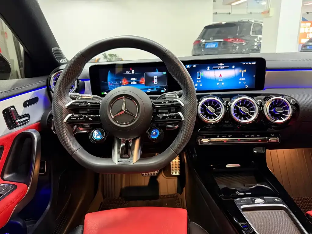 Mercedes-Benz CLA AMG — фото 8
