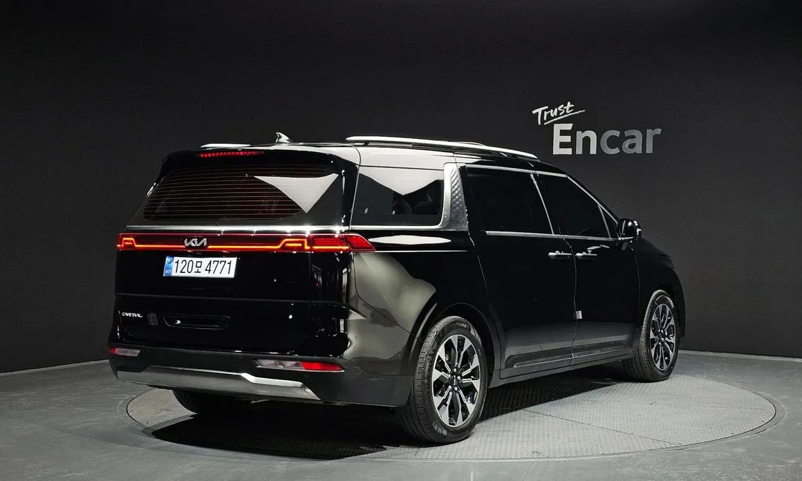 Kia Carnival — фото 5