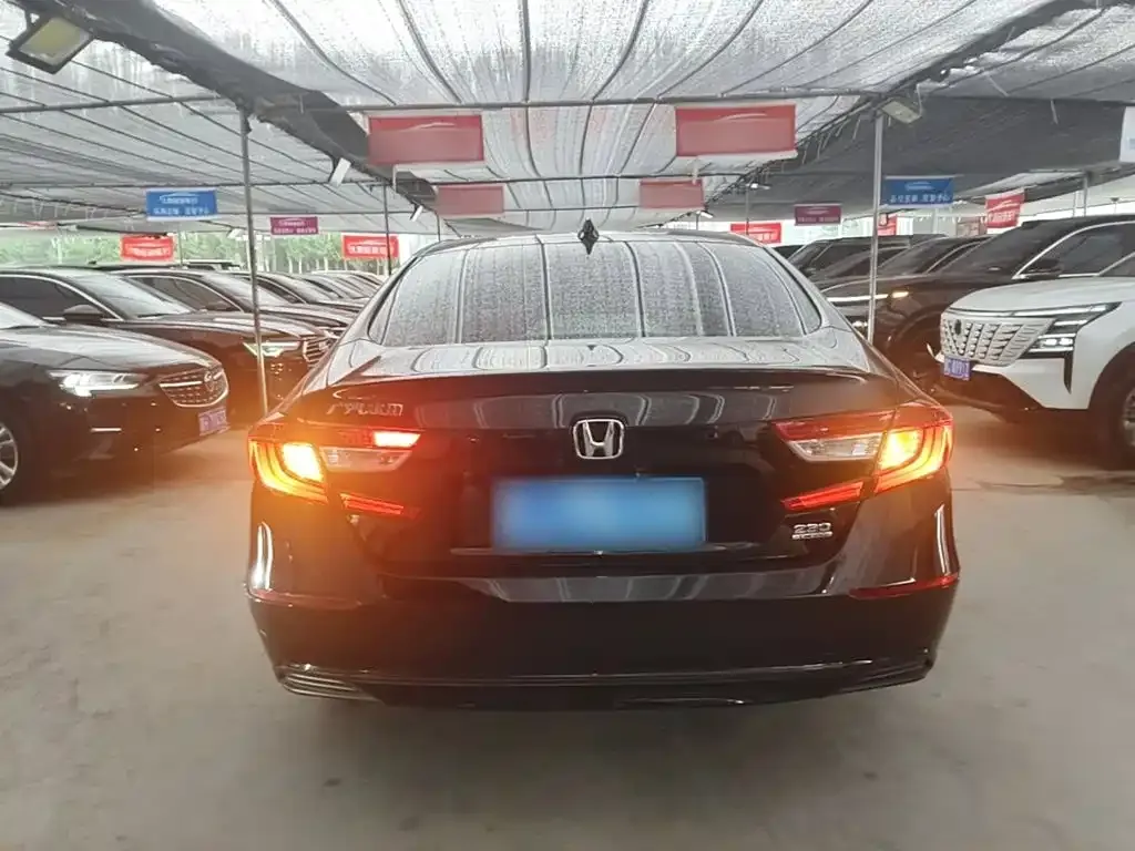 Honda Accord — фото 10