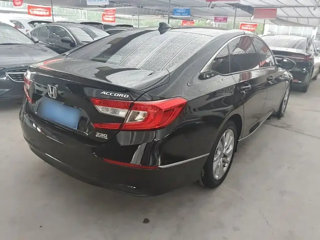 Honda Accord — фото 7
