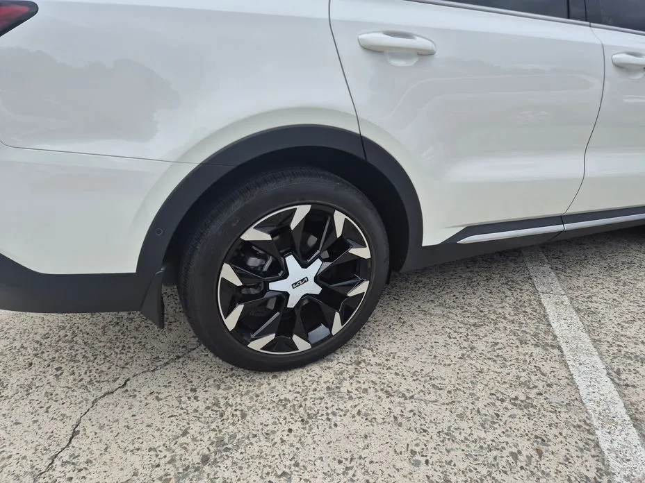 Kia Sorento — фото 7